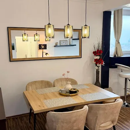 Apartment On Gellert Hill Downtown With Free Garage & Castle View *