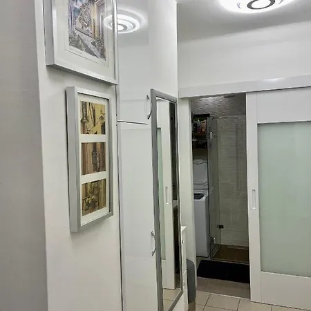 On Gellert Hill Downtown With Free Garage & Castle View Appartement *