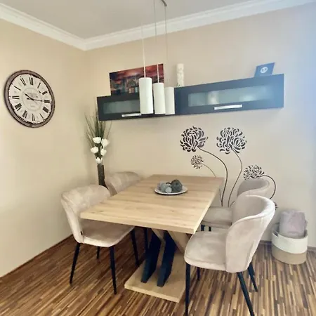 On Gellert Hill Downtown With Free Garage & Castle View Apartment Budapest