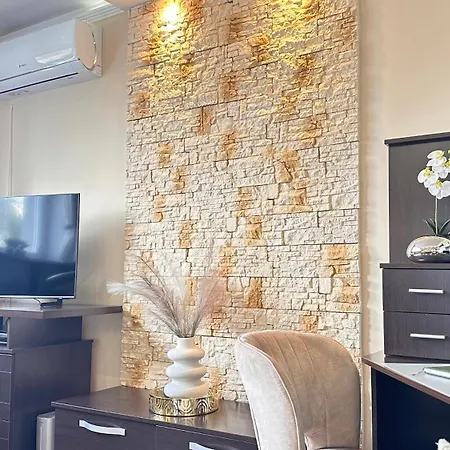 On Gellert Hill Downtown With Free Garage & Castle View アパート