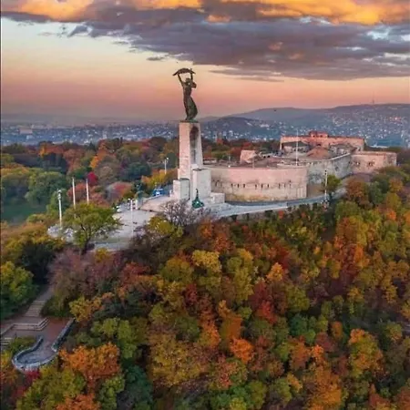 On Gellért Hill Downtown With Free Garage&castle View *