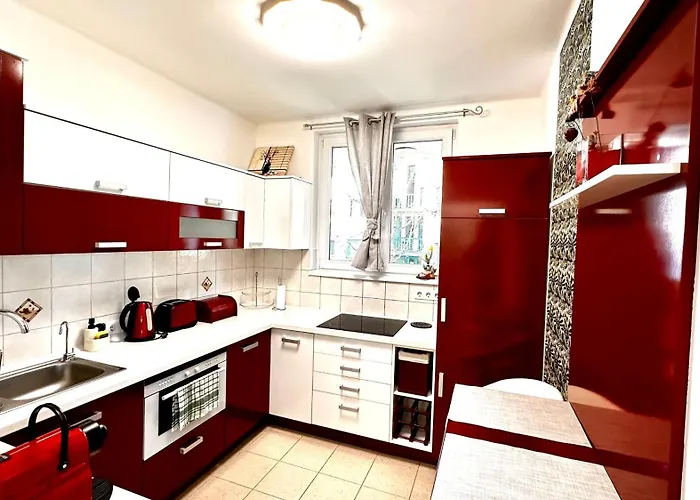 On Gellert Hill Downtown With Free Garage & Castle View