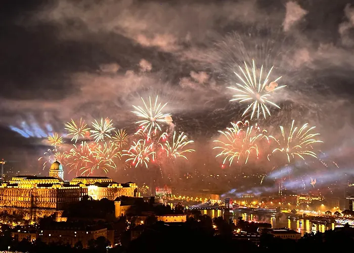 Apartament On Gellert Hill Downtown With Free Garage & Castle View Budapesta