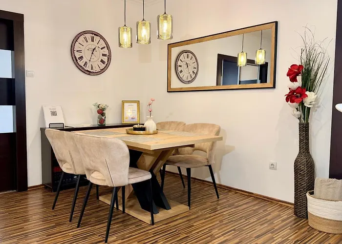 On Gellert Hill Downtown With Free Garage & Castle View Apartament *