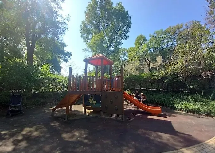 On Gellert Hill Downtown With Free Garage & Castle View דירה