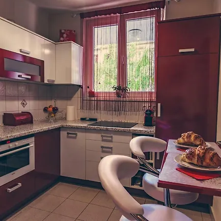 דירה On Gellert Hill Downtown With Free Garage & Castle View בודפשט