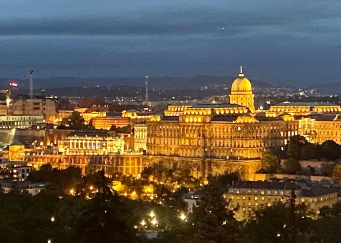 Appartement On Gellert Hill Downtown With Free Garage & Castle View