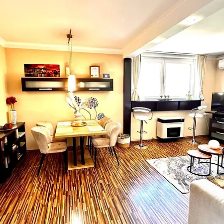 On Gellert Hill Downtown With Free Garage & Castle View * بودابست